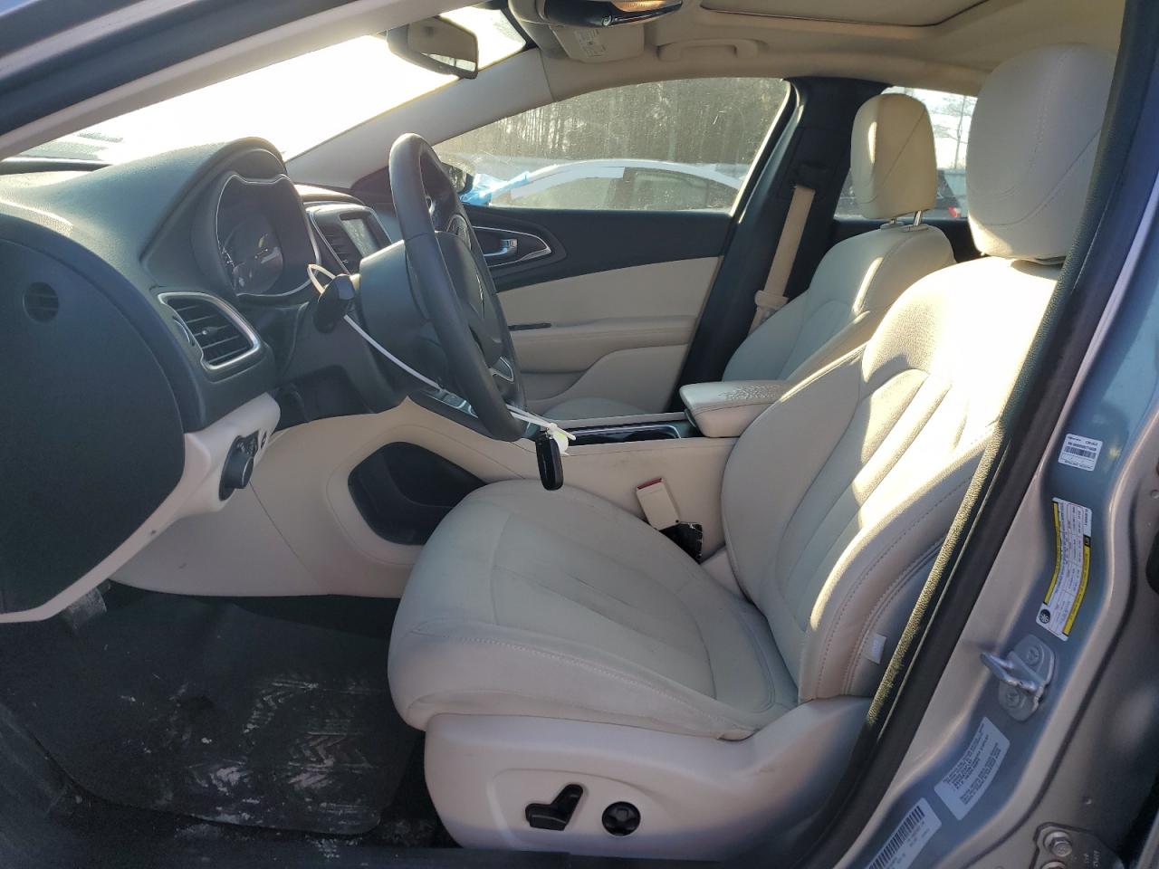 2015 Chrysler 200 - Image 7