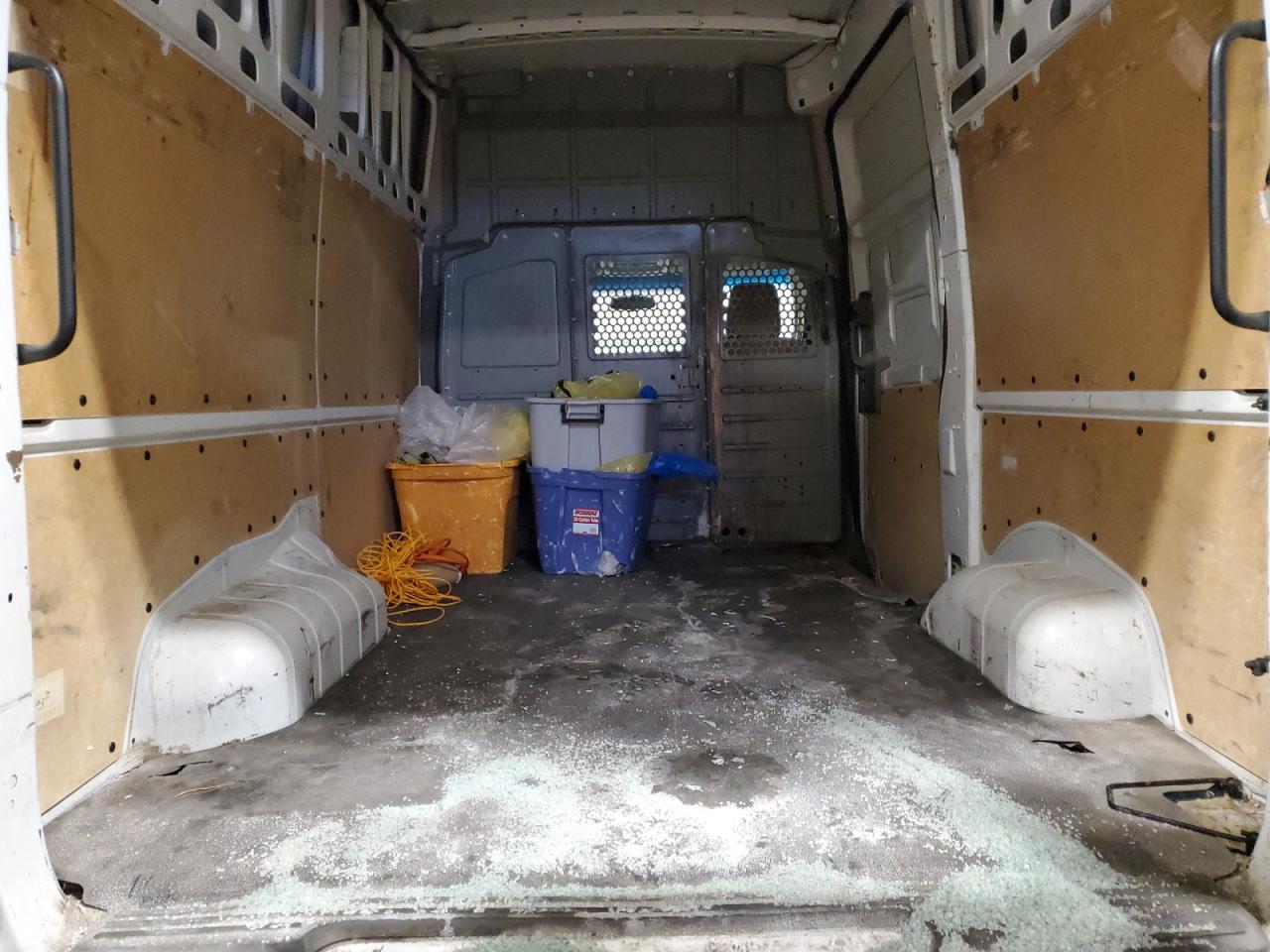 2012 Nissan NV - Image 10