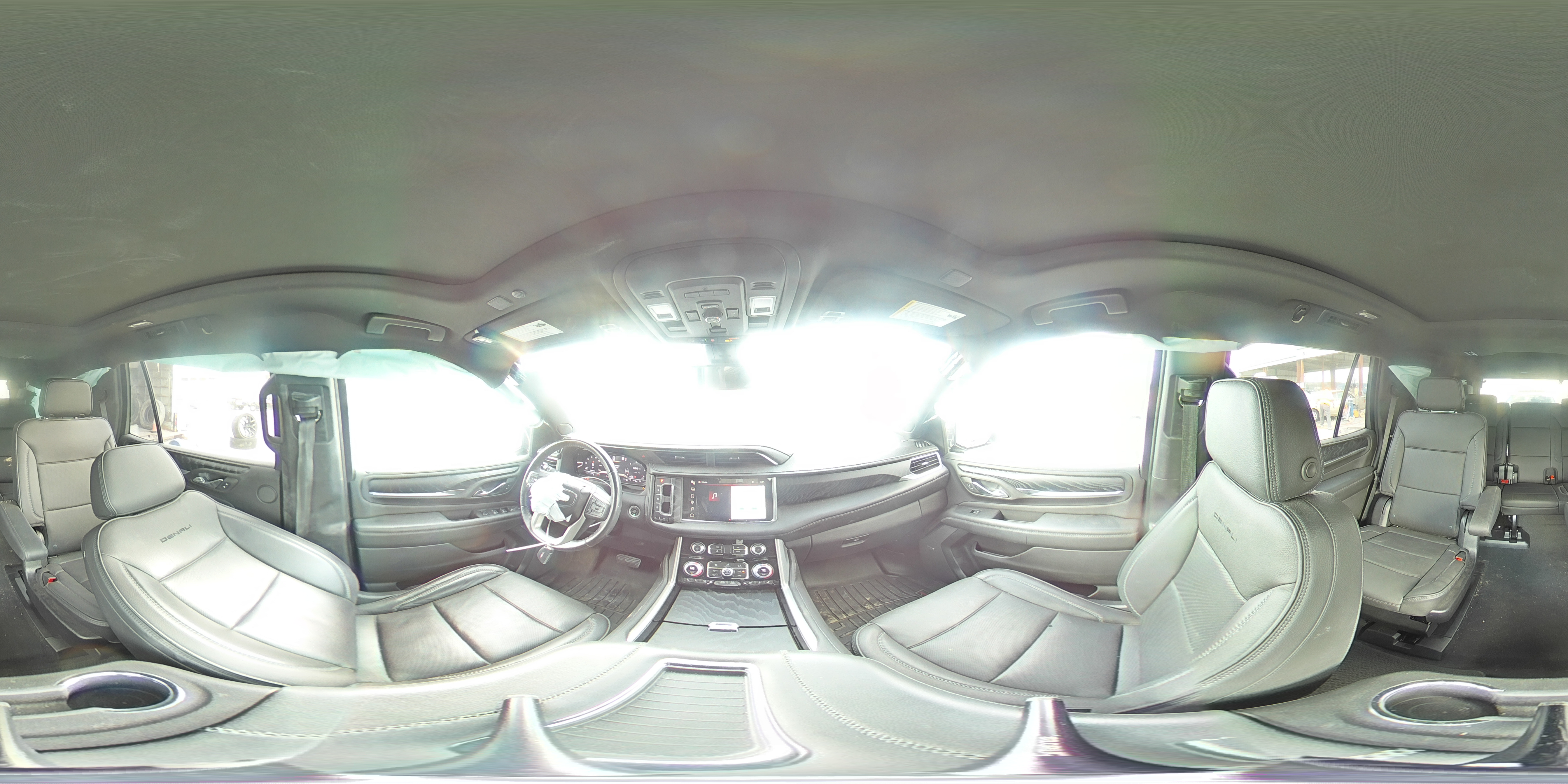 2022 GMC Yukon - Image 15
