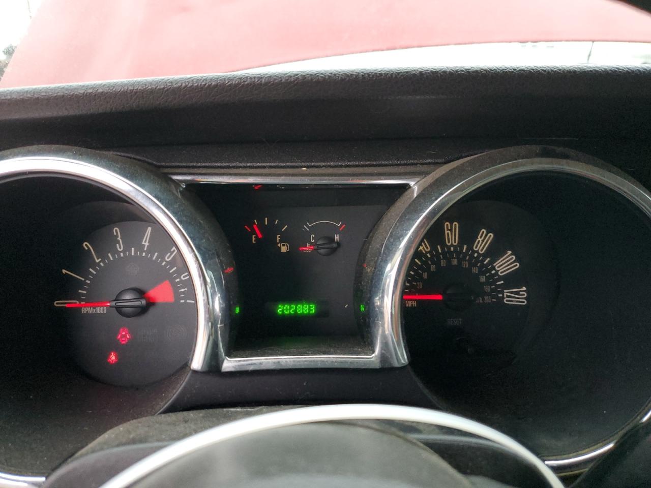 2005 Ford Mustang - Image 9