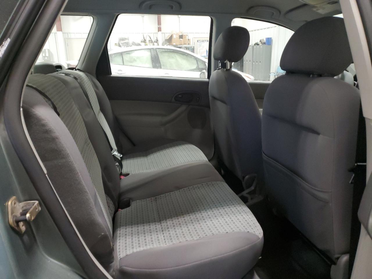 2005 Ford Focus - Image 10