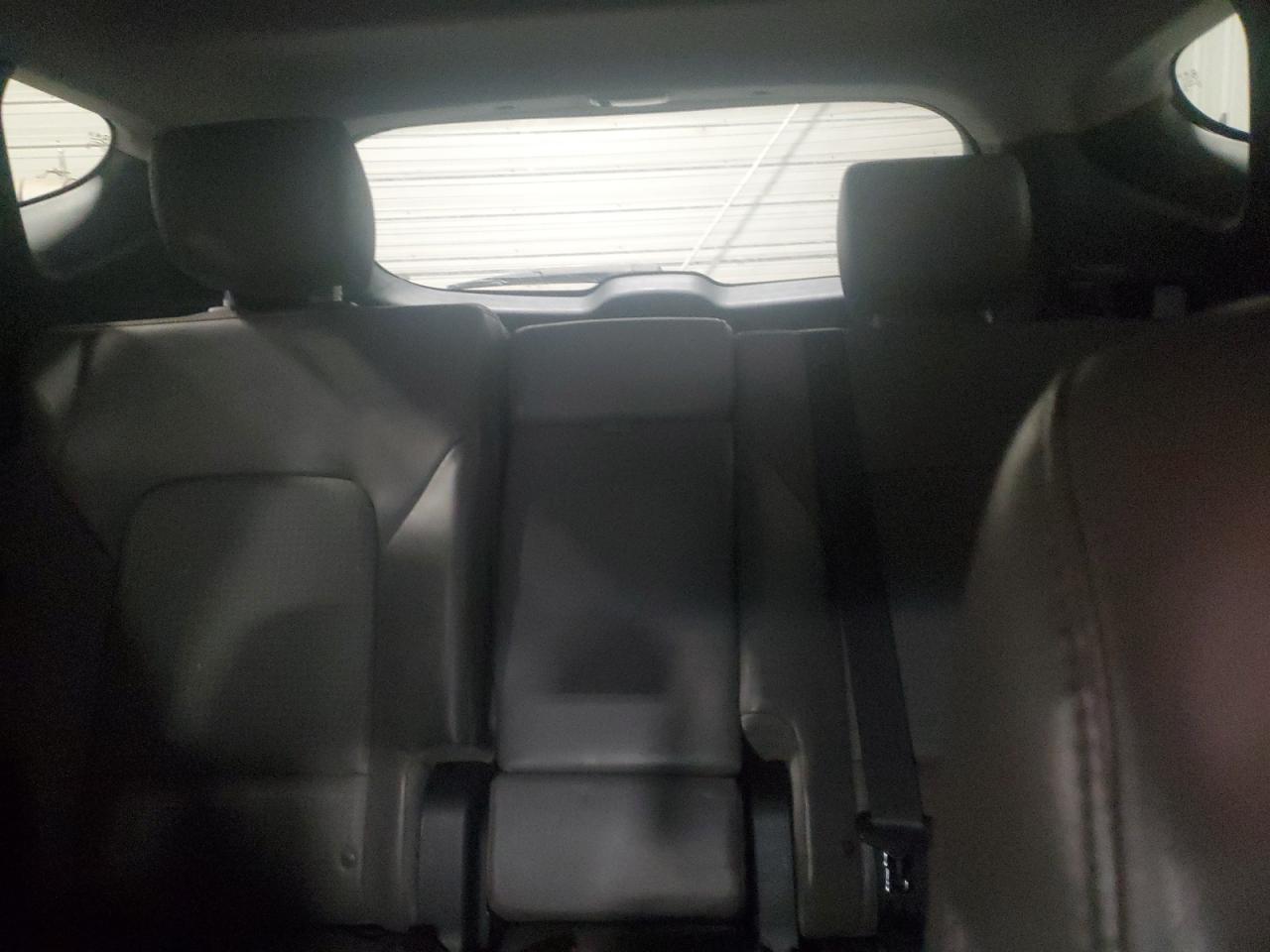 2013 Hyundai Santa Fe - Image 10
