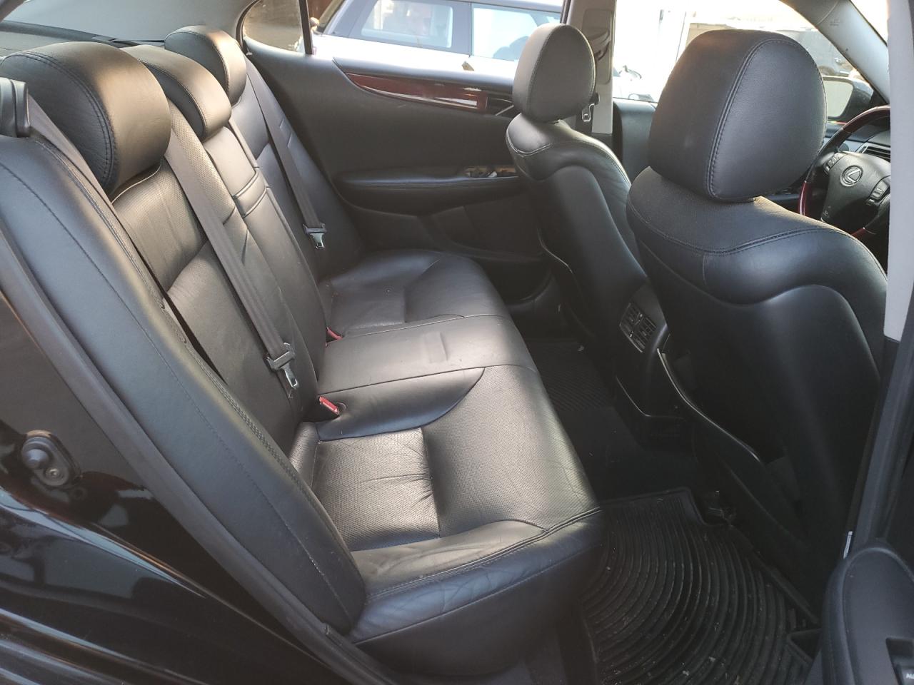 2005 Lexus ES - Image 10