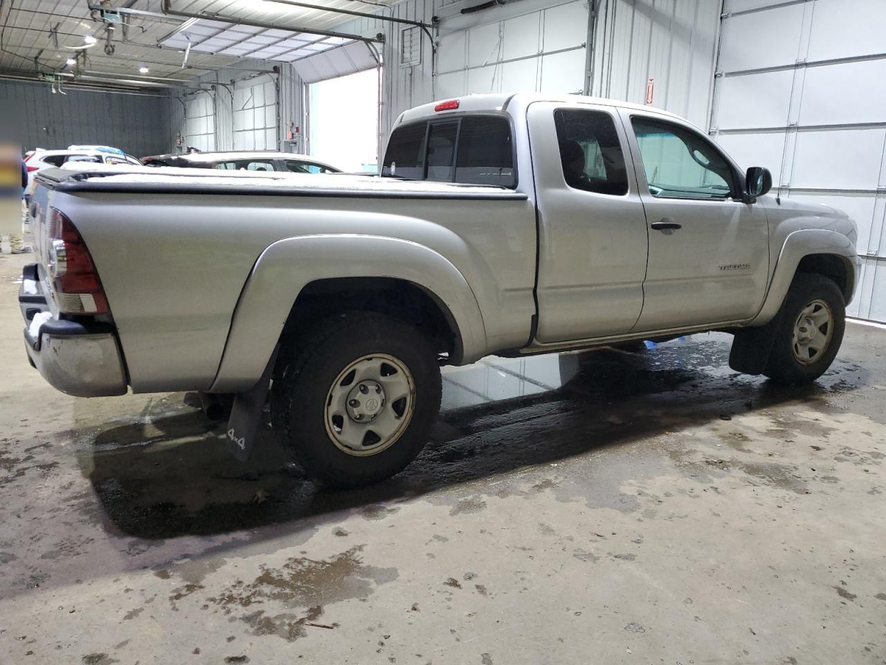 2010 Toyota Tacoma - Image 3