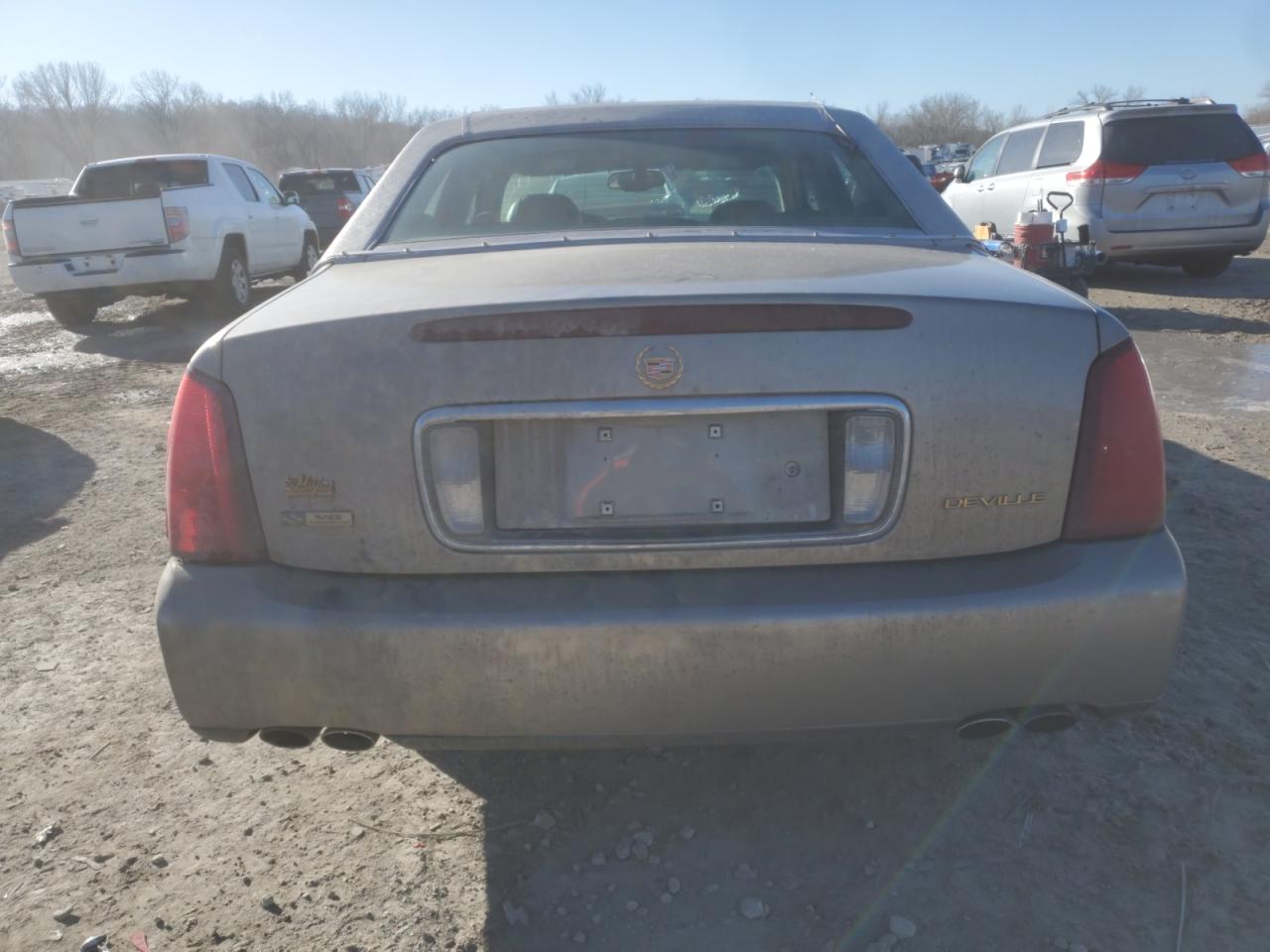 2004 Cadillac De Ville - Image 6