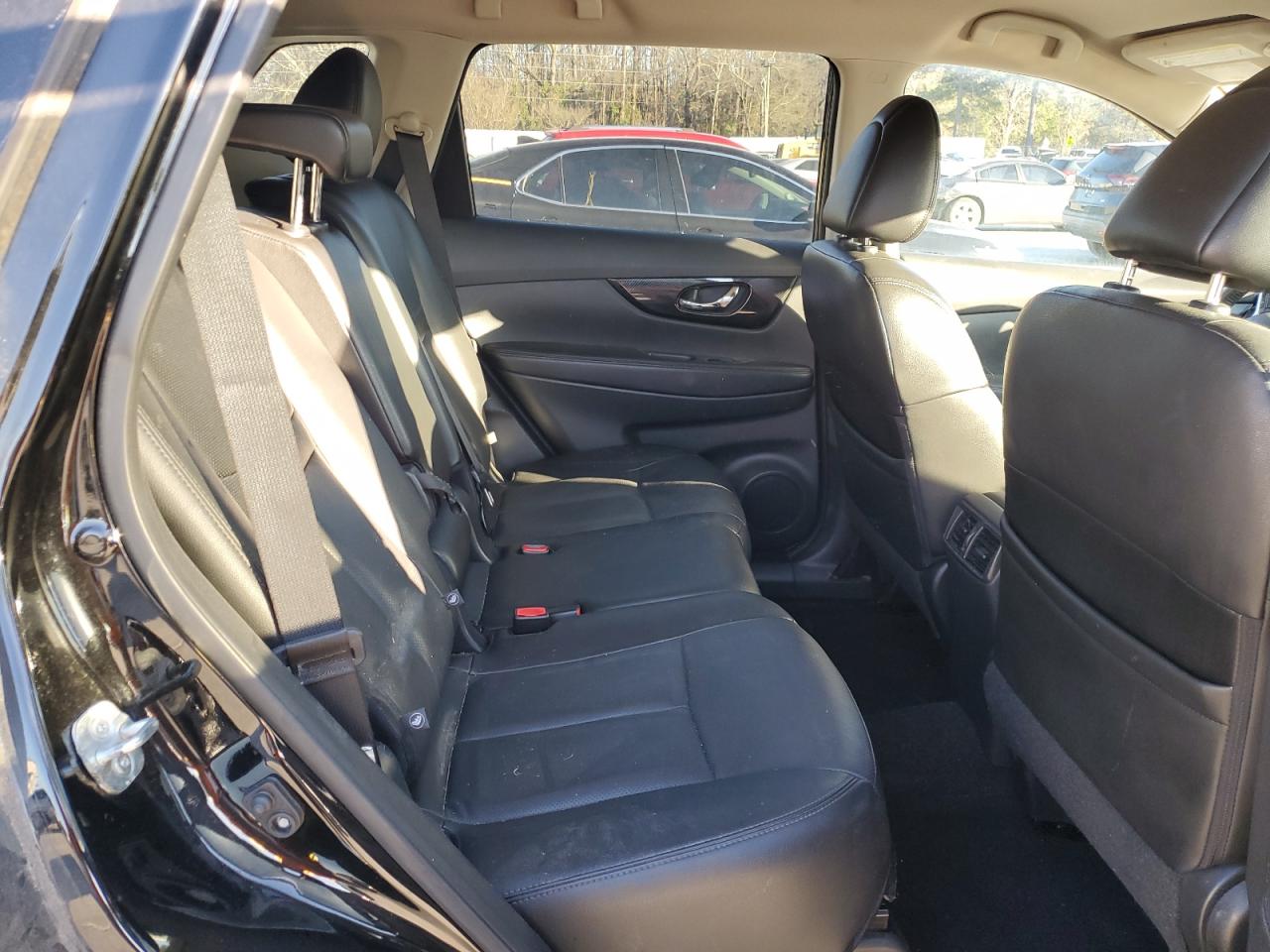 2018 Nissan Rogue - Image 10