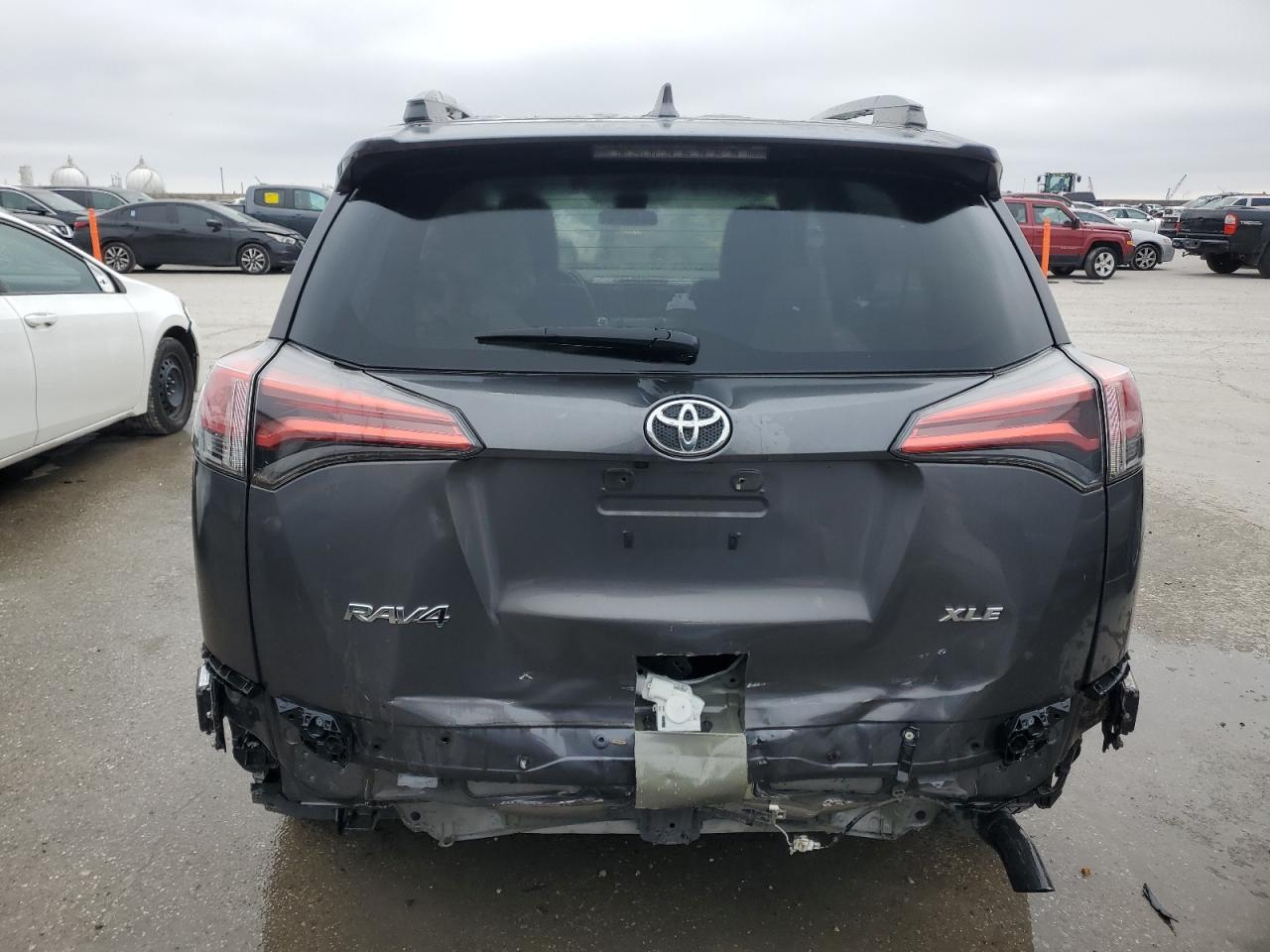 2017 Toyota RAV 4 - Image 6
