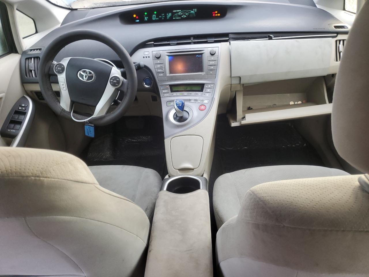 2015 Toyota Prius - Image 8