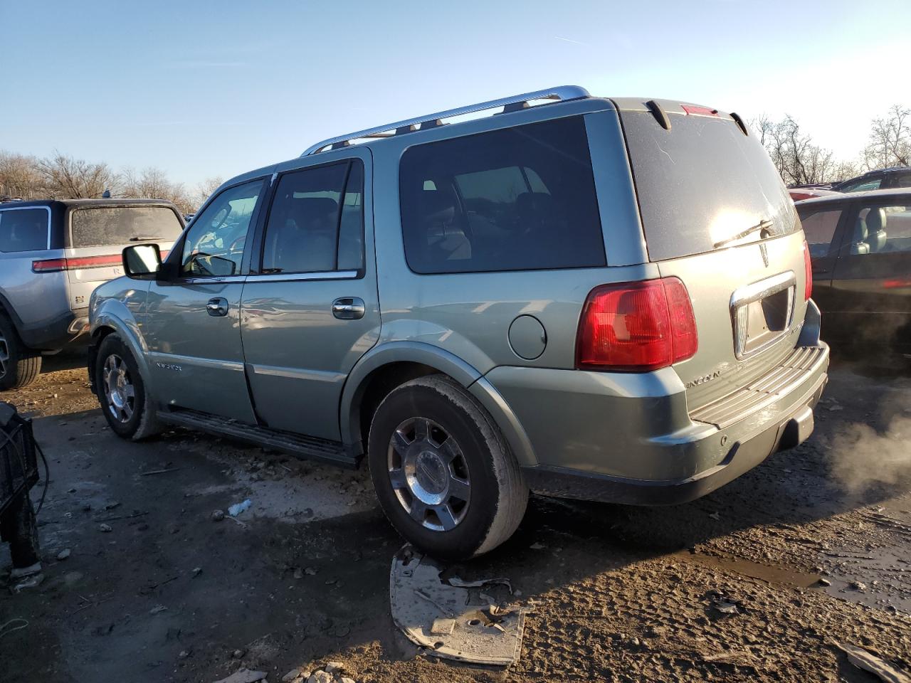 2006 Lincoln Navigator - Image 2