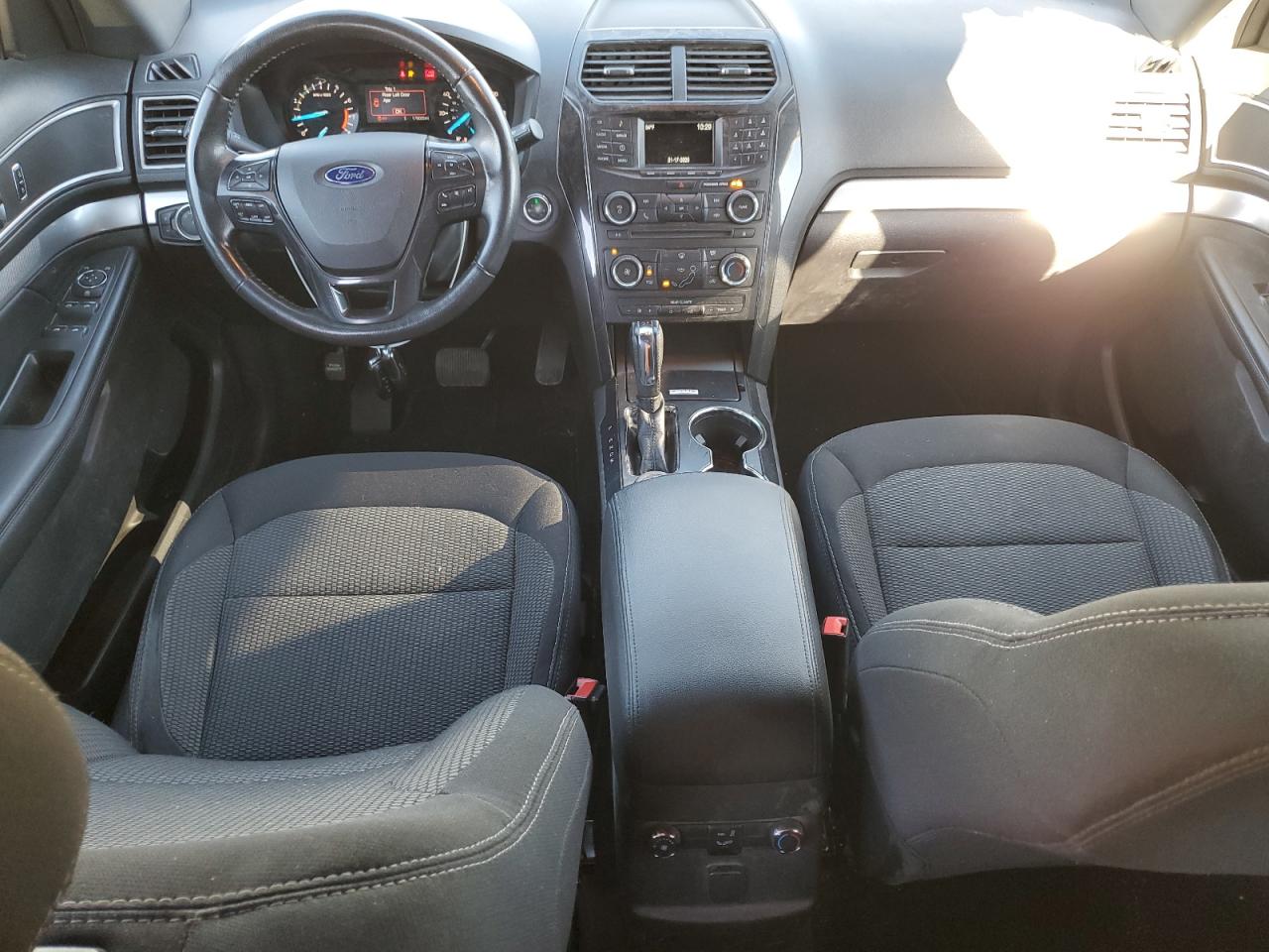 2017 Ford Explorer - Image 8