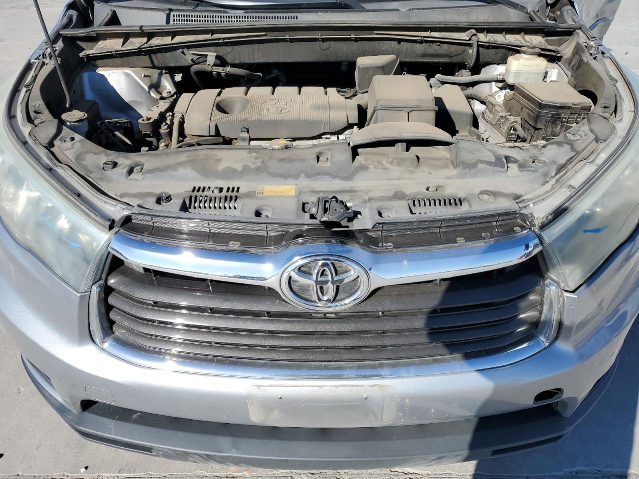 2015 Toyota Highlander - Image 11