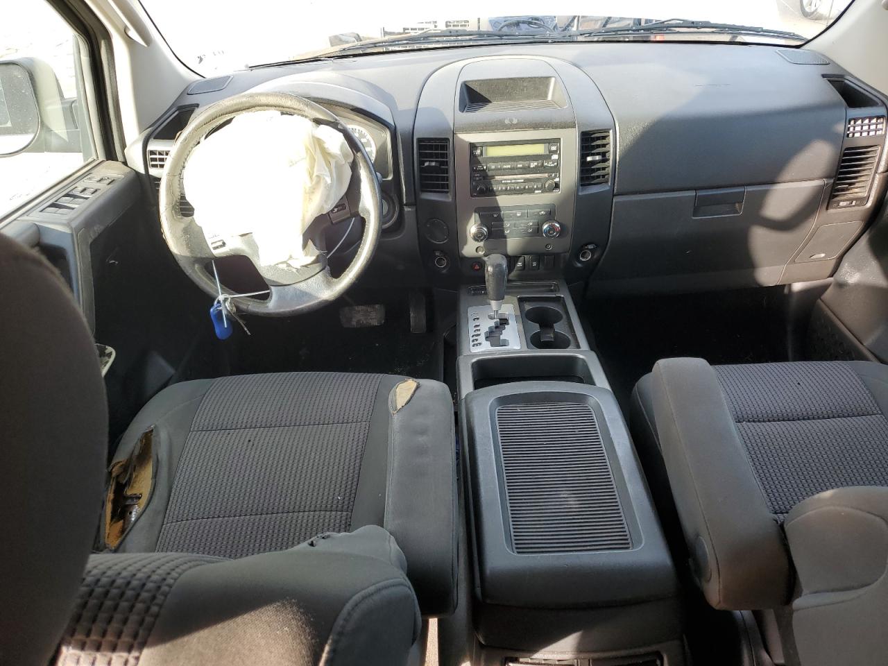 2011 Nissan Titan - Image 8