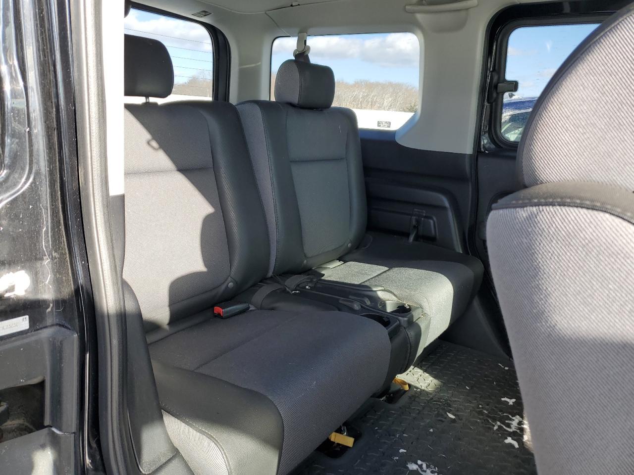 2005 Honda Element - Image 11