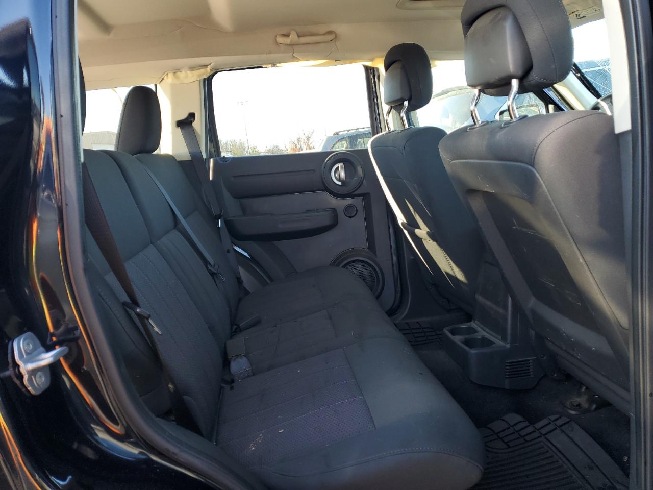2011 Dodge Nitro - Image 11