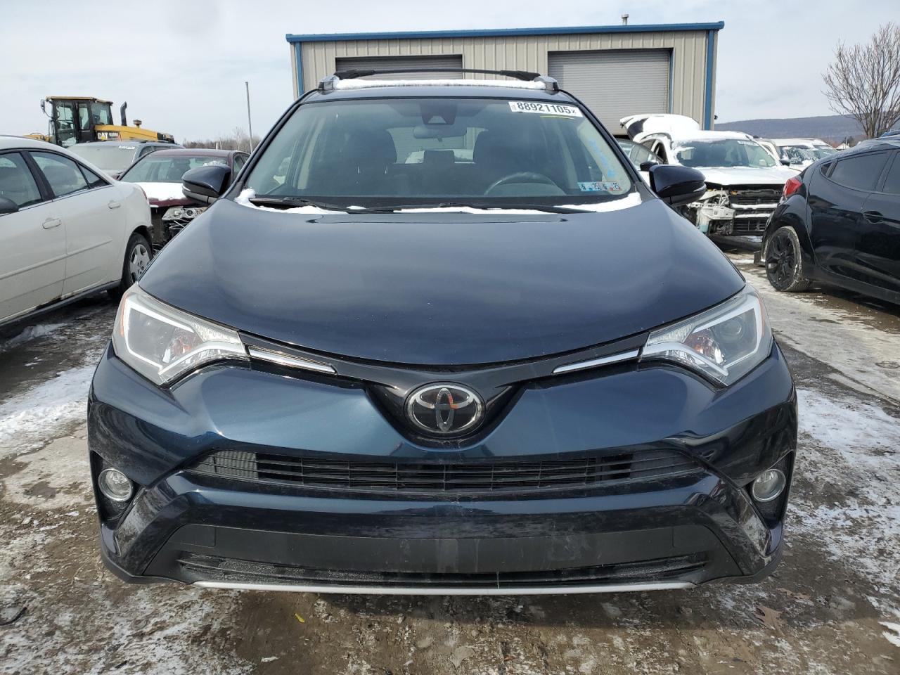 2018 Toyota RAV 4 - Image 5