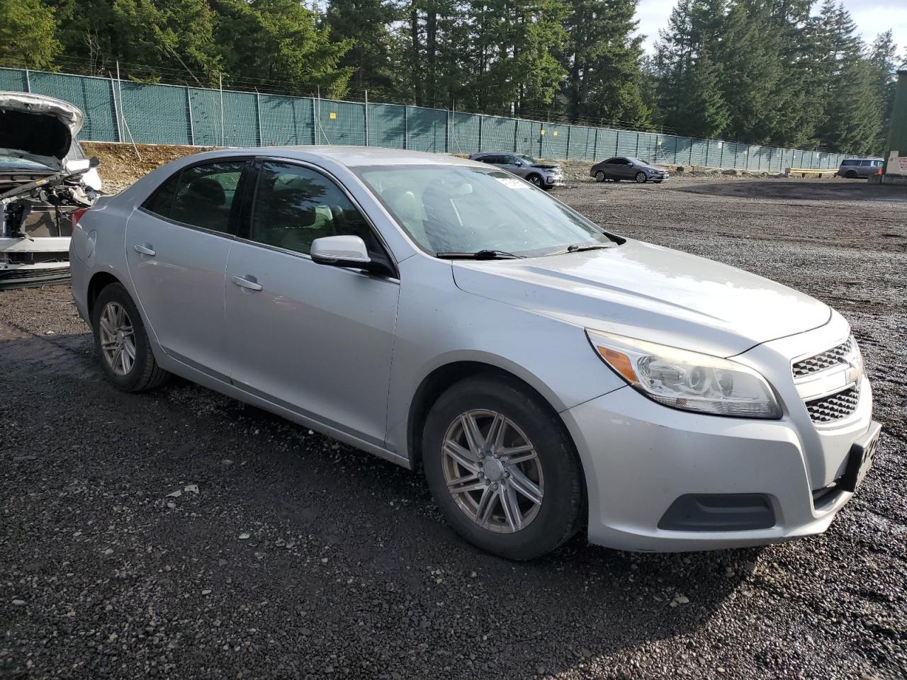 VIN 1G11C5SA4DF257950 2013 CHEVROLET MALIBU no.4