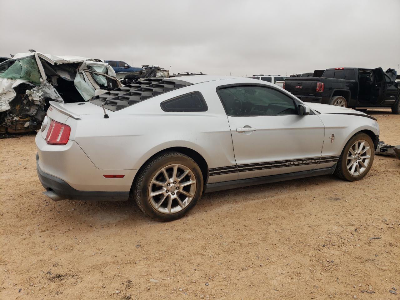 2010 Ford Mustang - Image 3