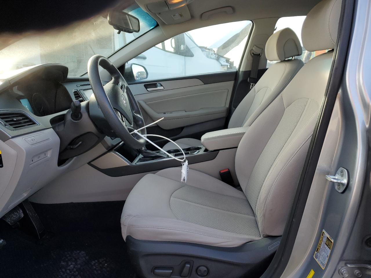 2015 Hyundai Sonata - Image 7