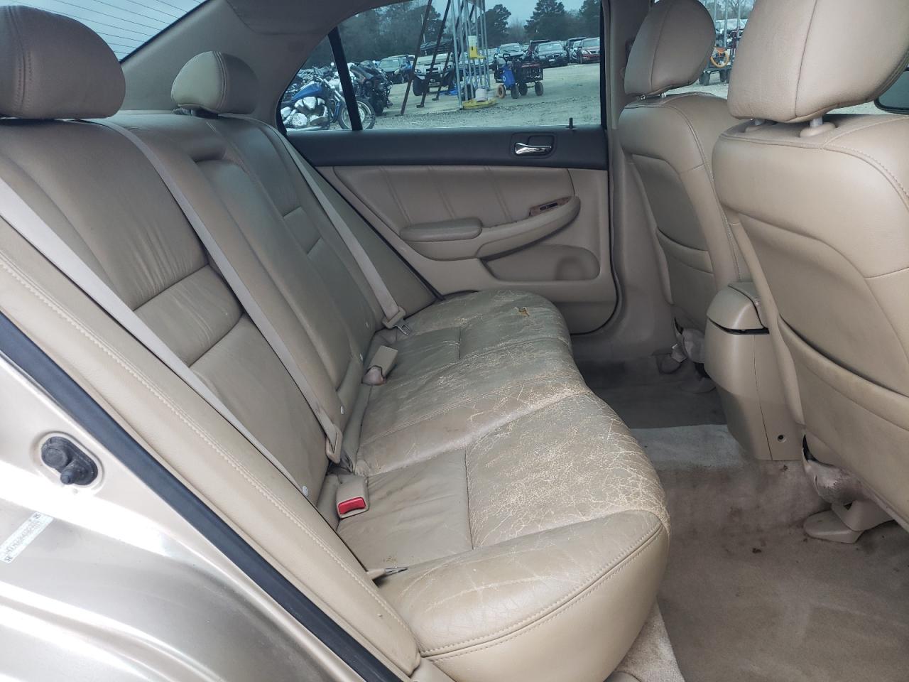 2004 Honda Accord - Image 10