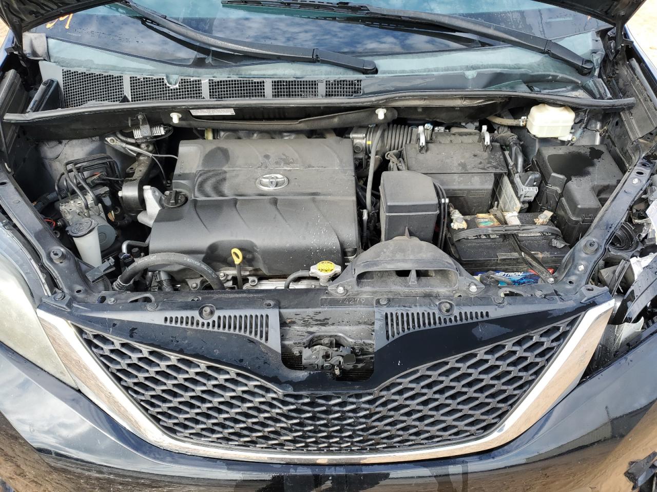 2014 Toyota Sienna - Image 12