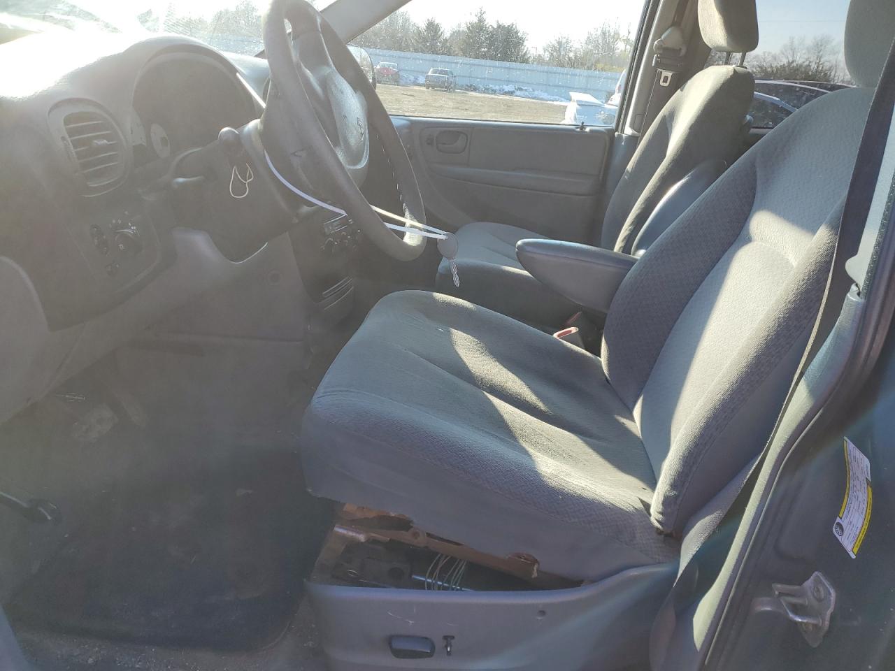 2005 Dodge Caravan - Image 7