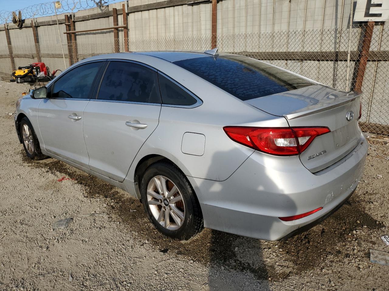 2015 Hyundai Sonata - Image 2