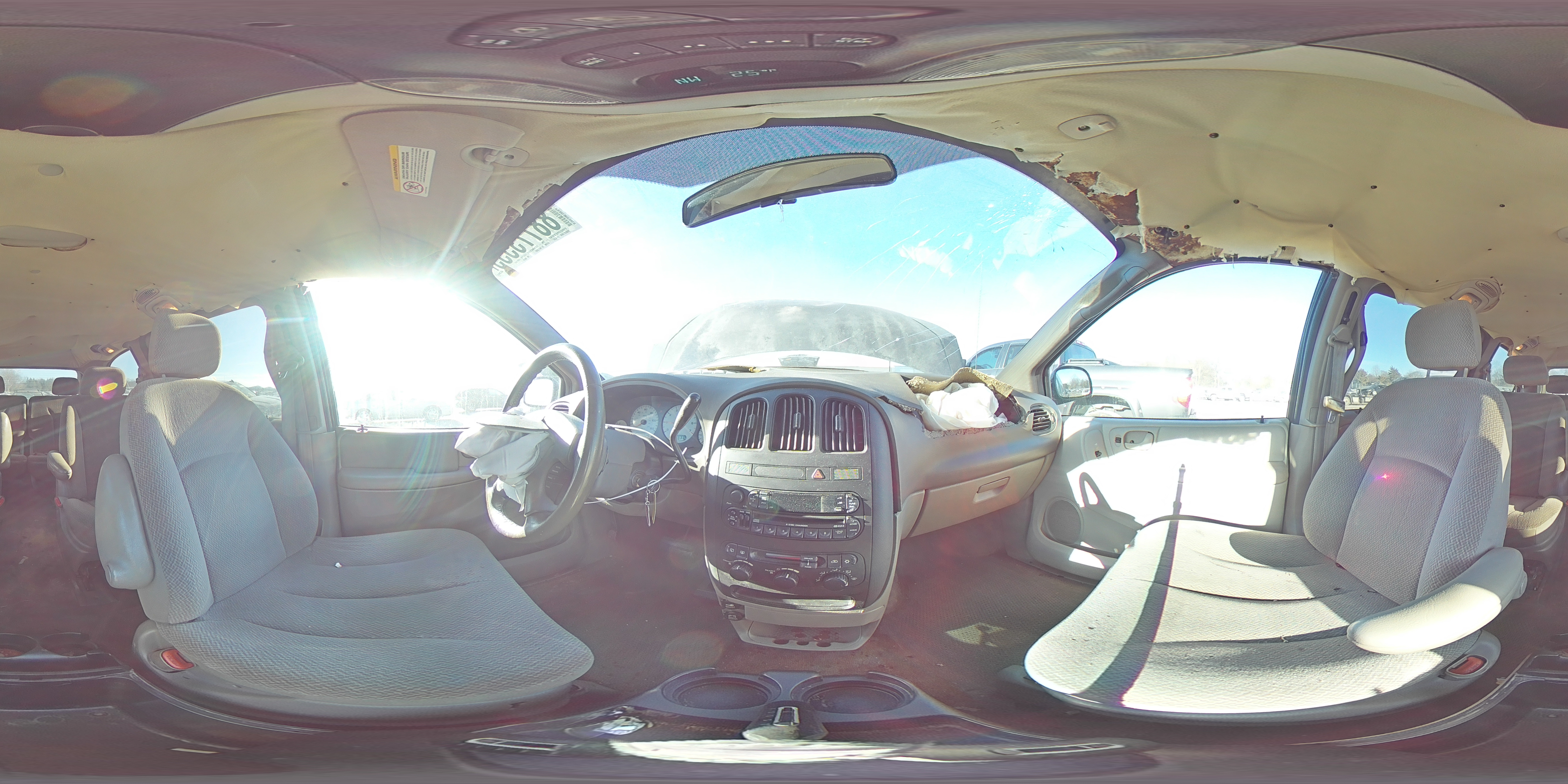 2004 Dodge Caravan - Image 14
