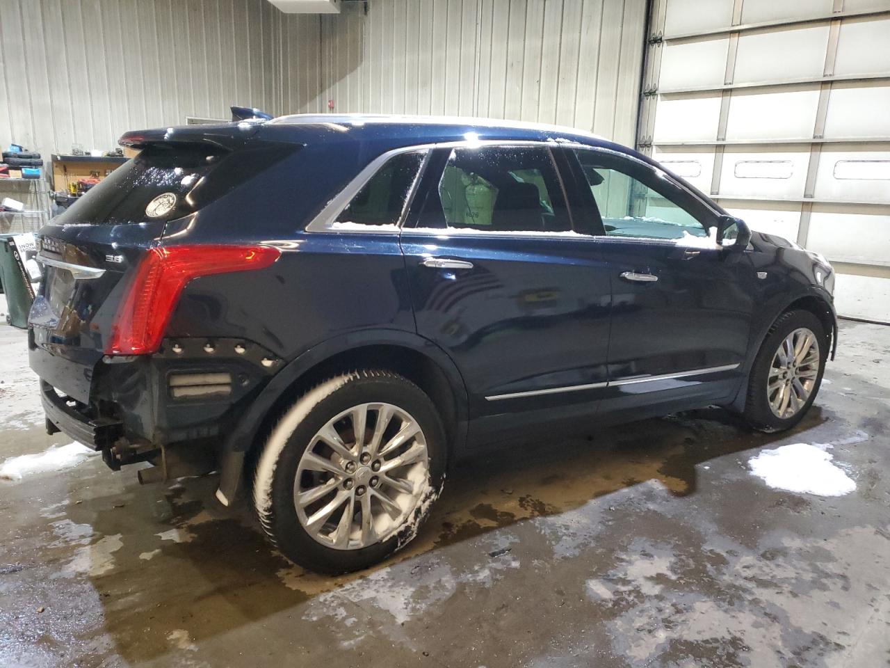 2017 Cadillac XT5 - Image 3