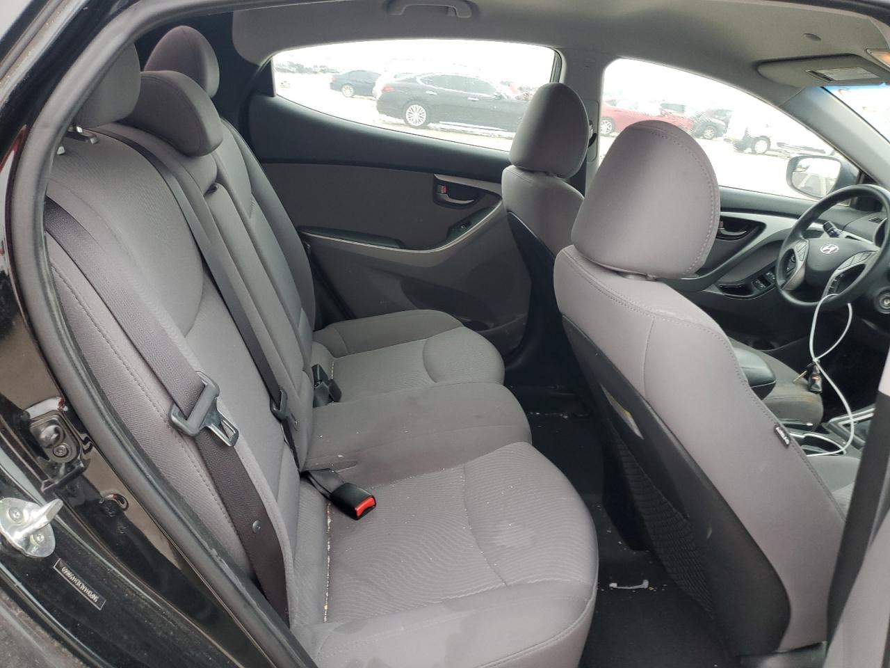 2014 Hyundai Elantra - Image 10