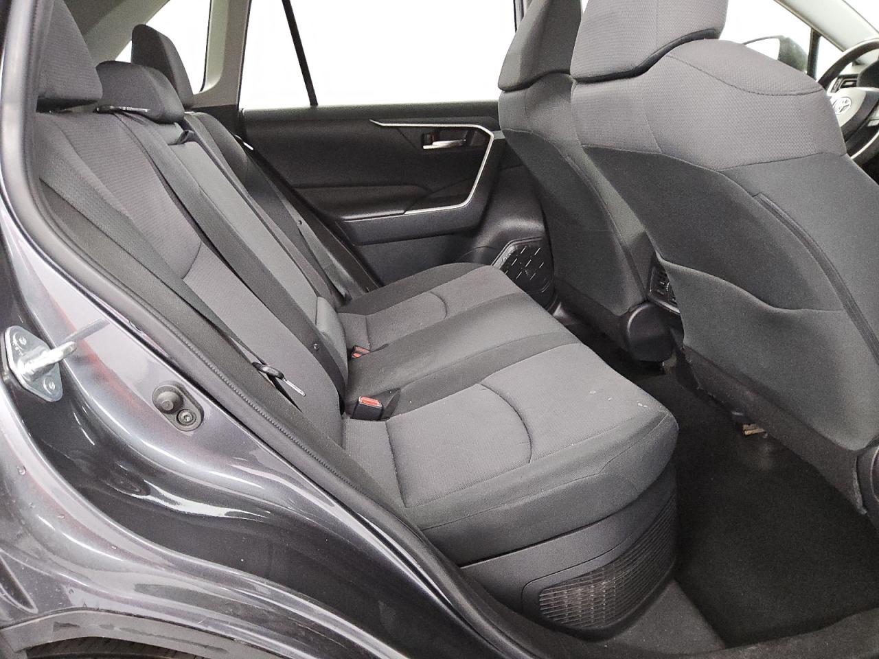 2019 Toyota RAV 4 - Image 11