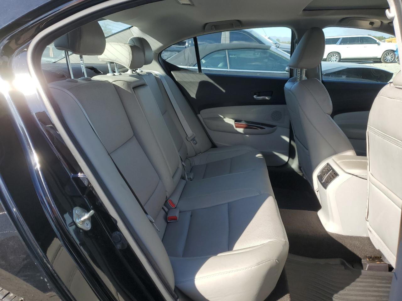 2015 Acura TLX - Image 10