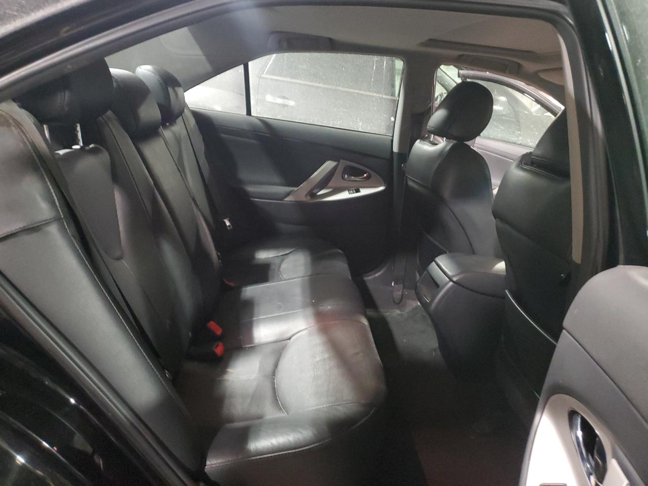 2010 Toyota Camry - Image 10