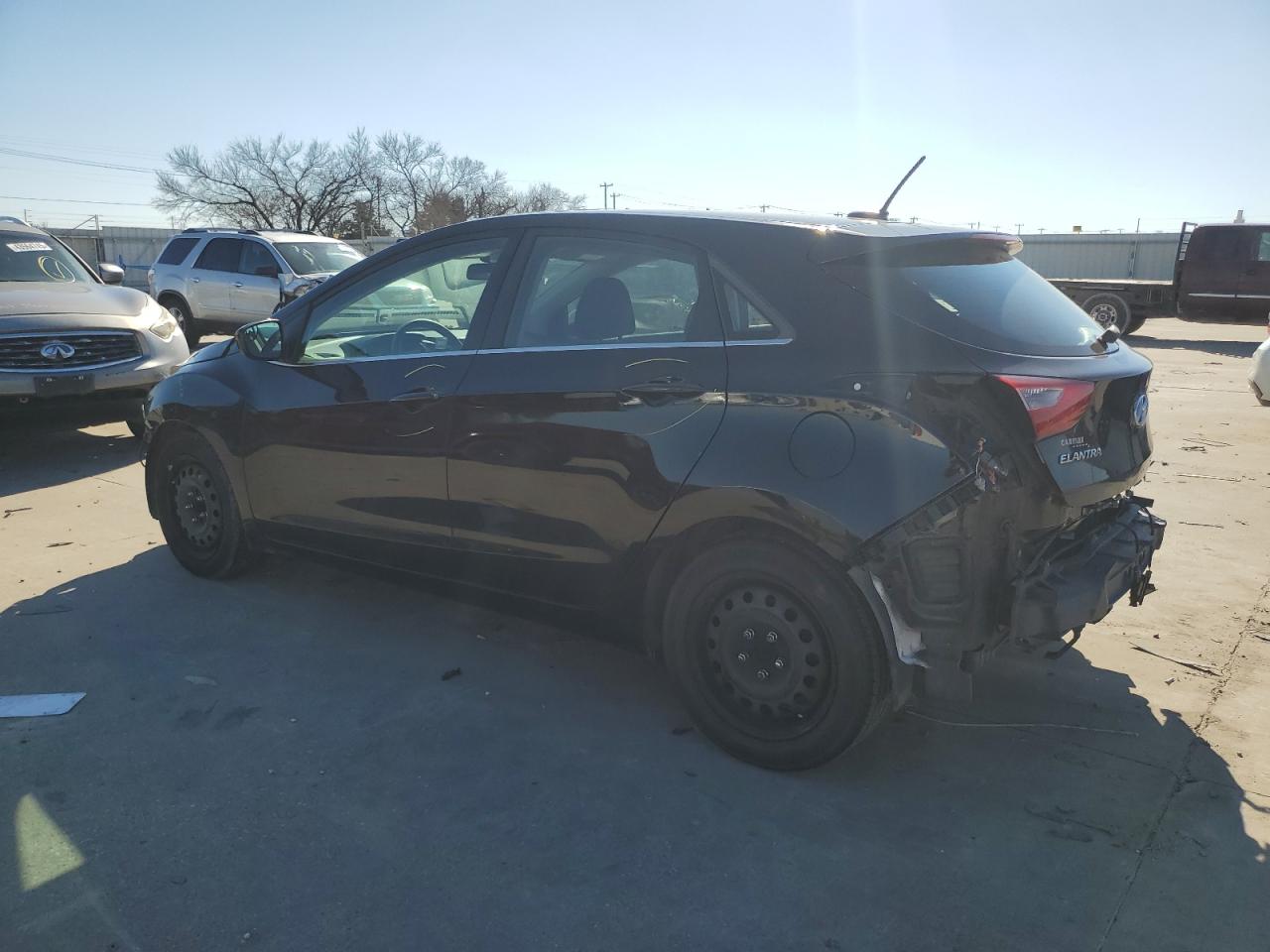 2017 Hyundai Elantra - Image 2