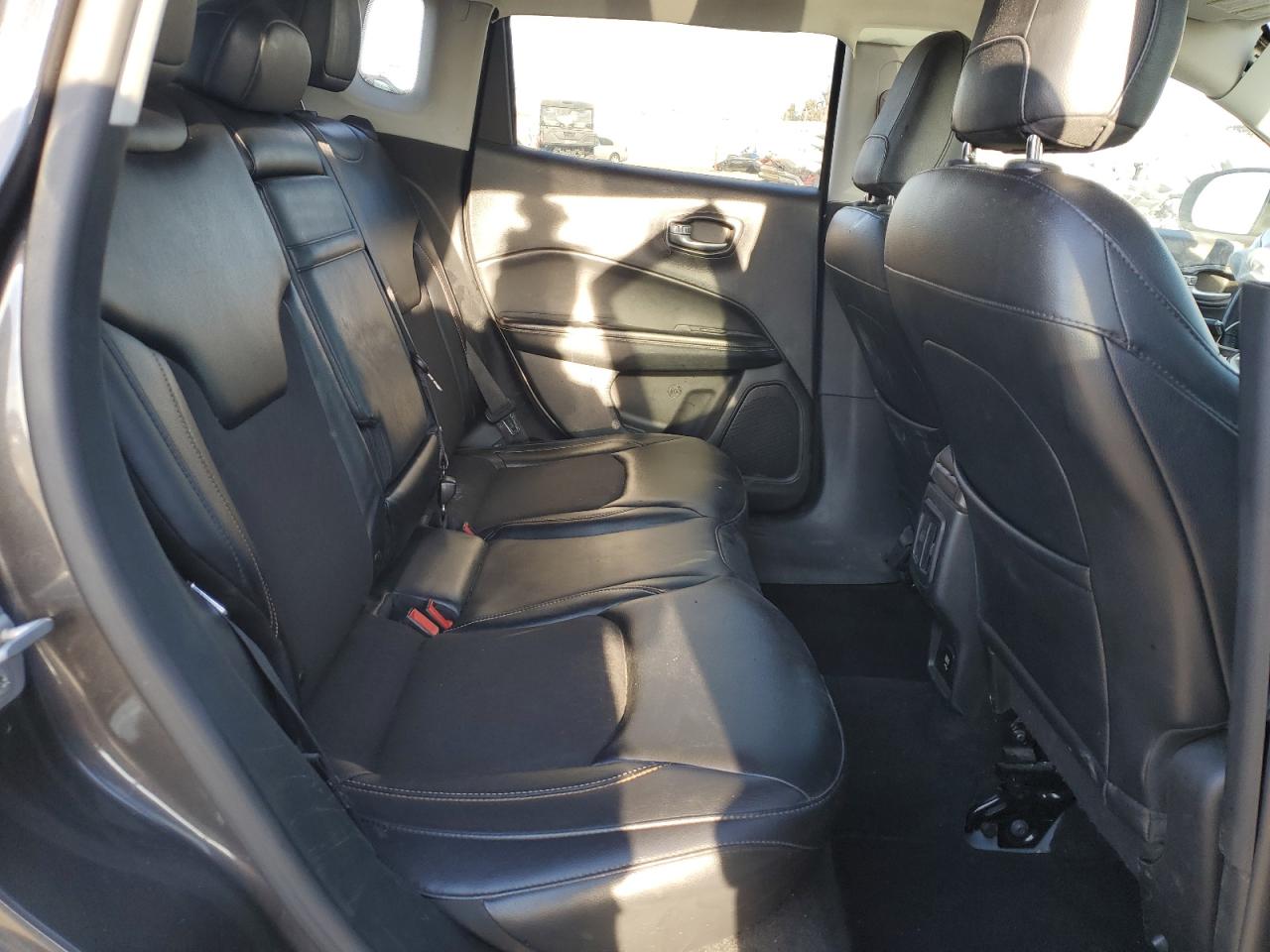 2017 Jeep Compass - Image 10