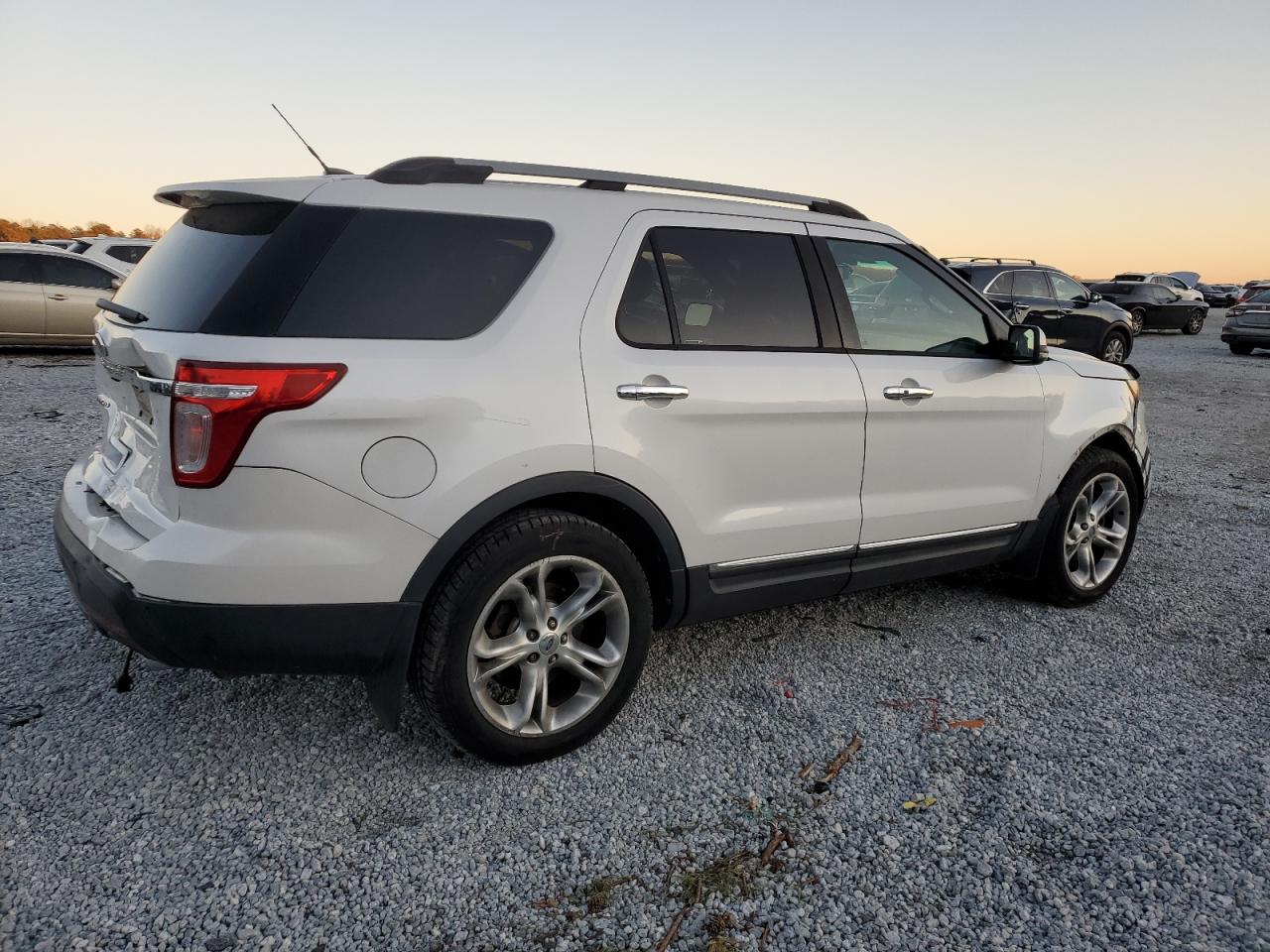 2011 Ford Explorer - Image 3