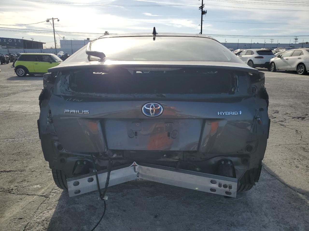 2017 Toyota Prius - Image 6