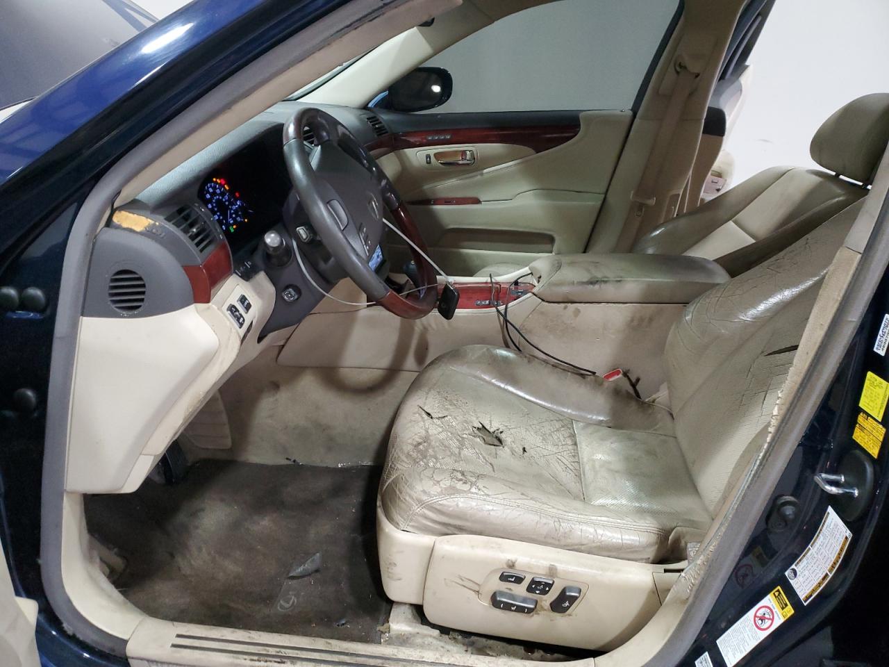 2011 Lexus LS - Image 7