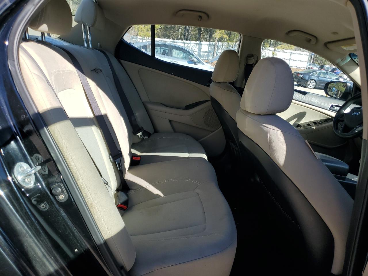 2011 Kia Optima - Image 10