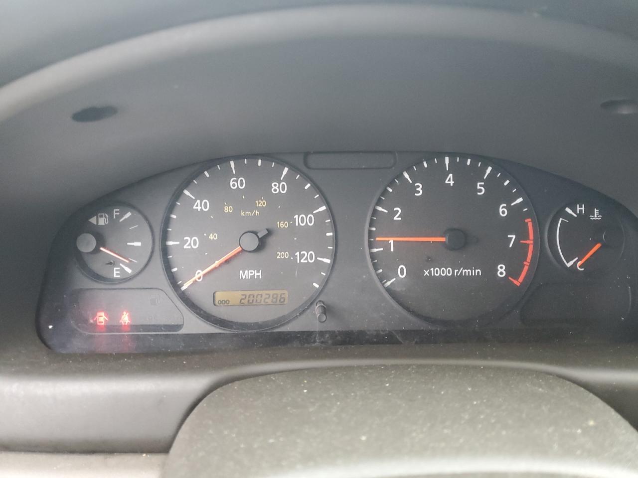 2004 Nissan Sentra - Image 9