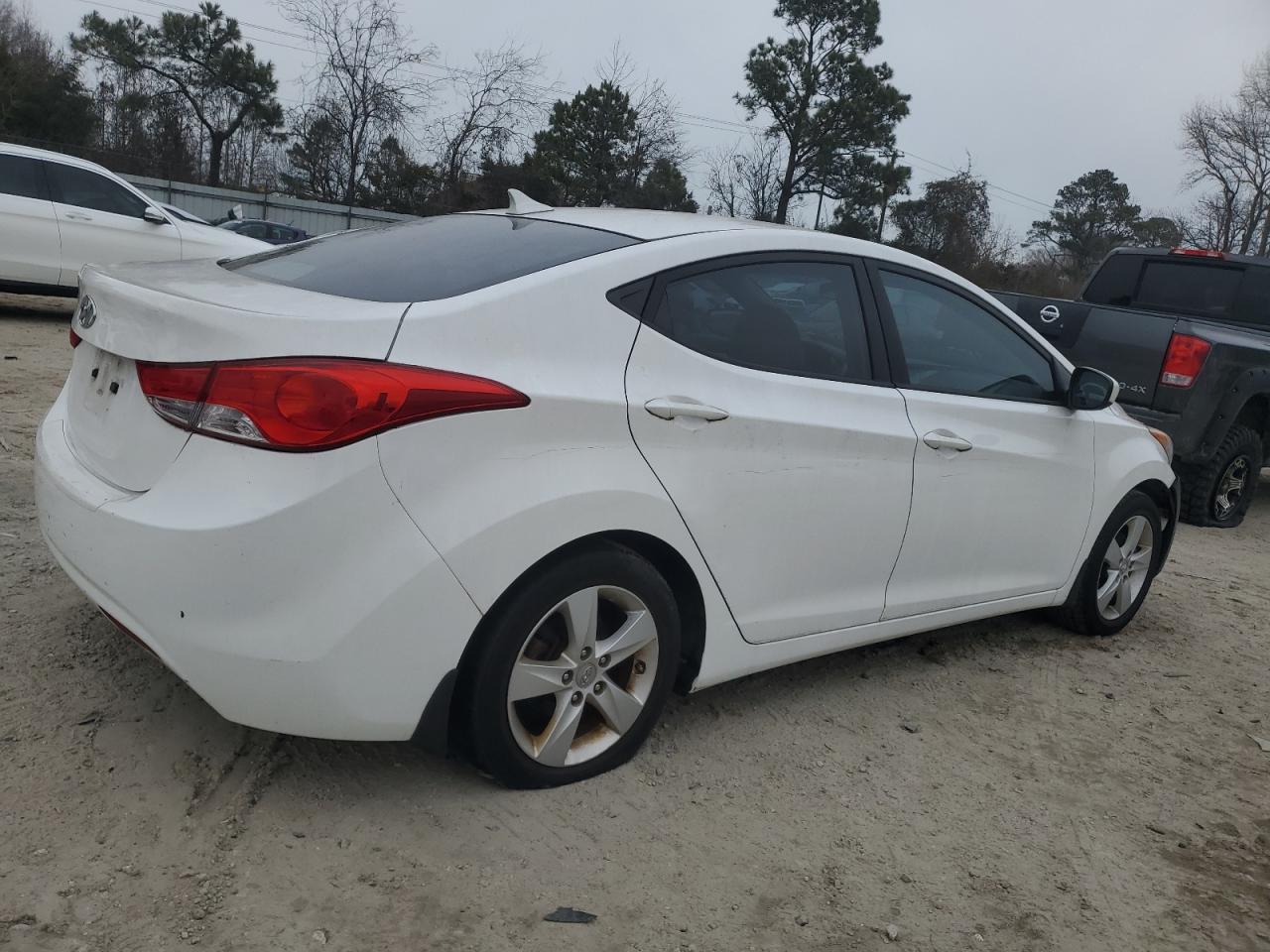 VIN 5NPDH4AE6DH185756 2013 HYUNDAI ELANTRA no.3