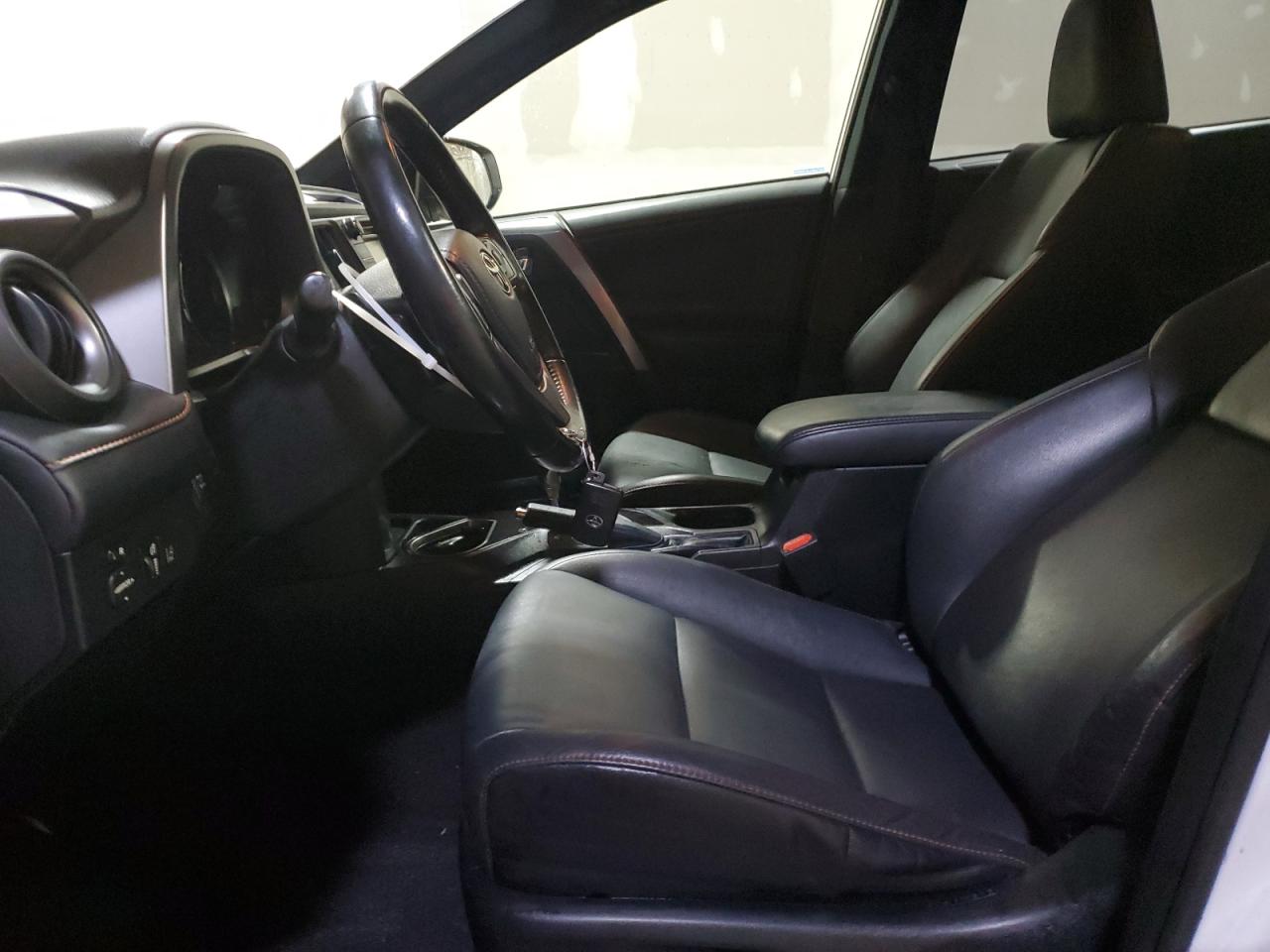 2017 Toyota RAV 4 - Image 7