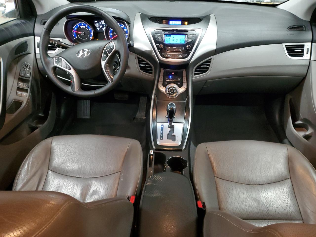 2013 Hyundai Elantra - Image 8