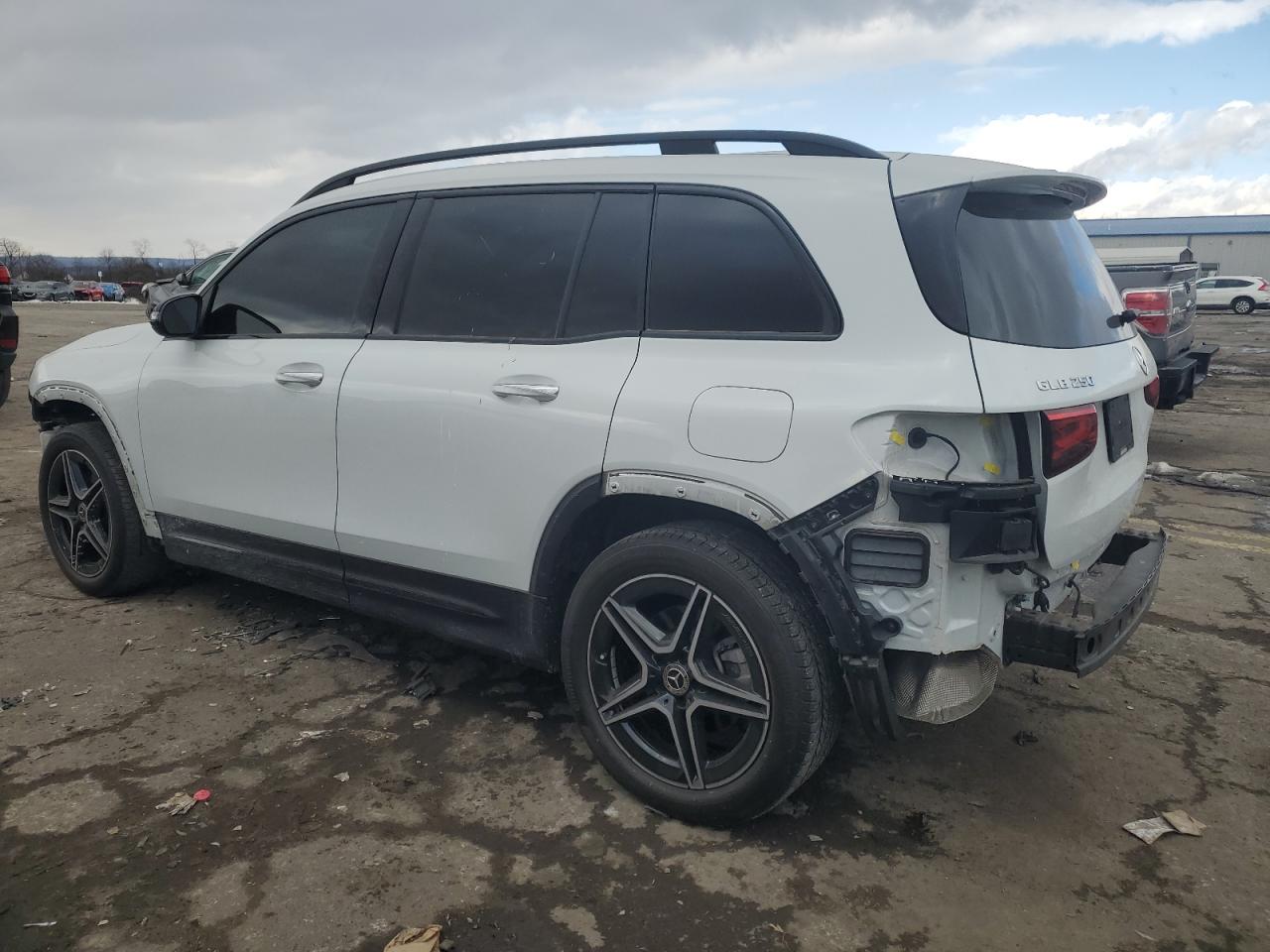 2022 Mercedes-Benz GLB - Image 2