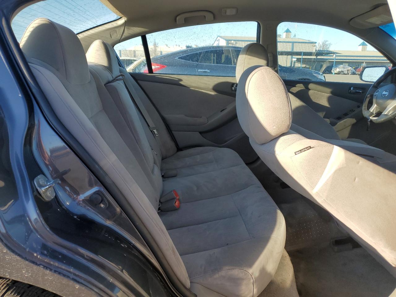 2011 Nissan Altima - Image 10