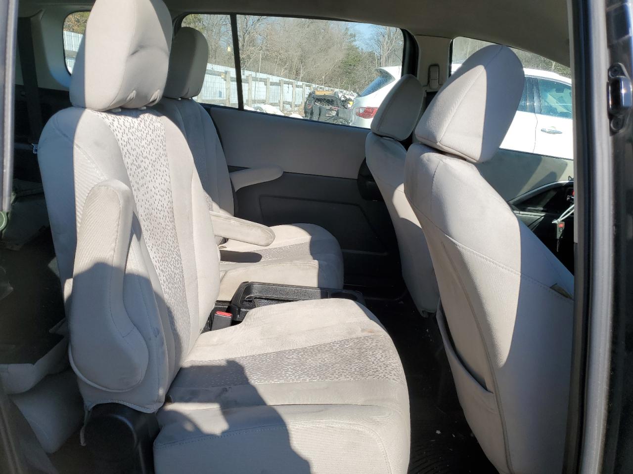 2012 Mazda 5 - Image 10
