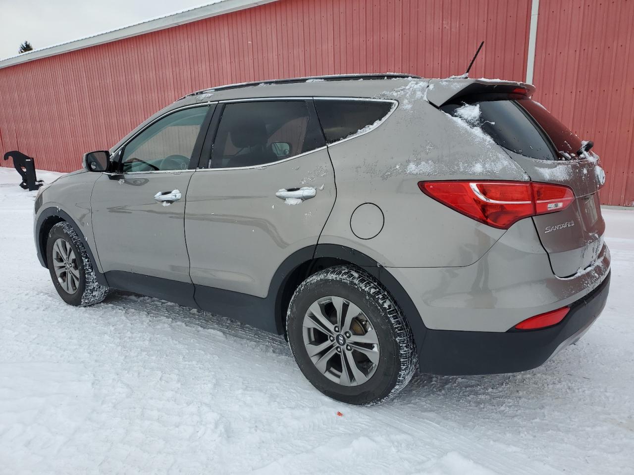 2016 Hyundai Santa Fe - Image 2