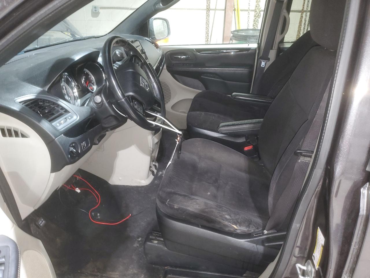 2014 Dodge Caravan - Image 7