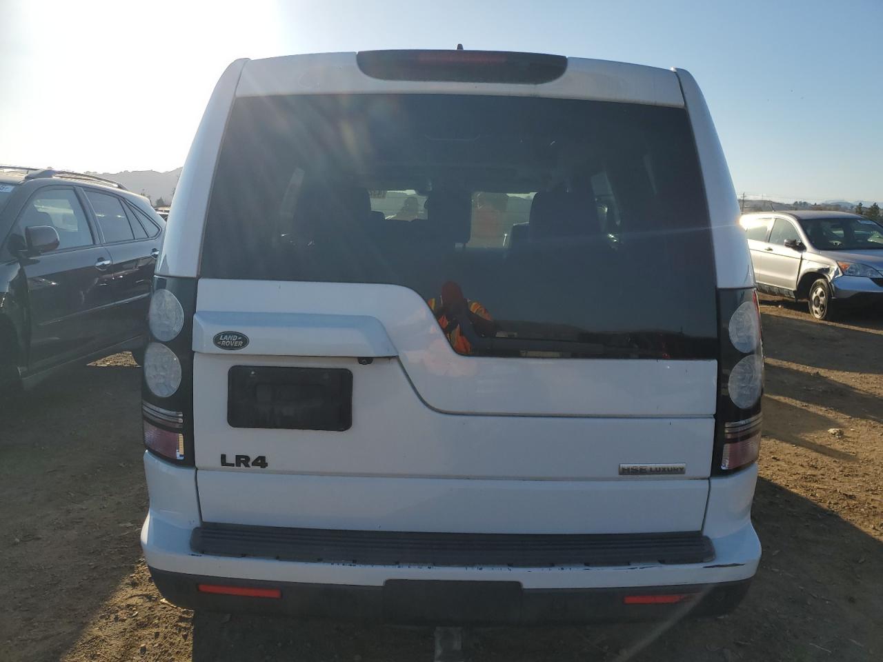 2015 Land Rover LR4 - Image 6
