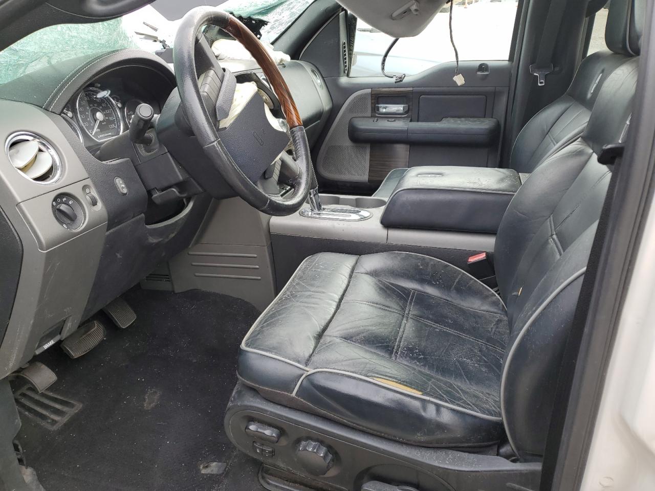 2008 Lincoln Mark LT - Image 7