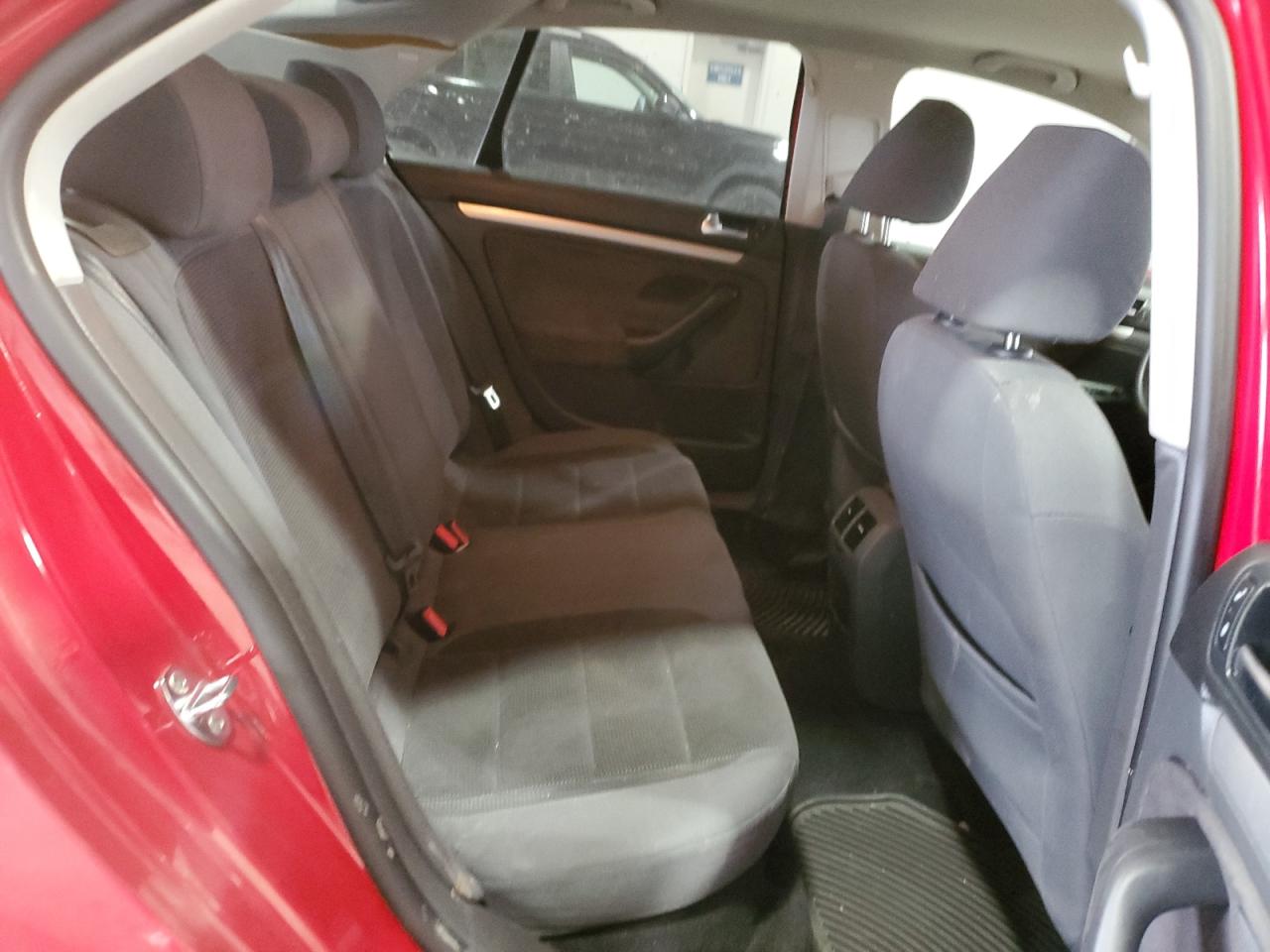 2009 Volkswagen Jetta - Image 10